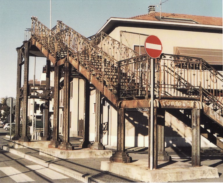 Ponte di ferro da via Fermo Zari