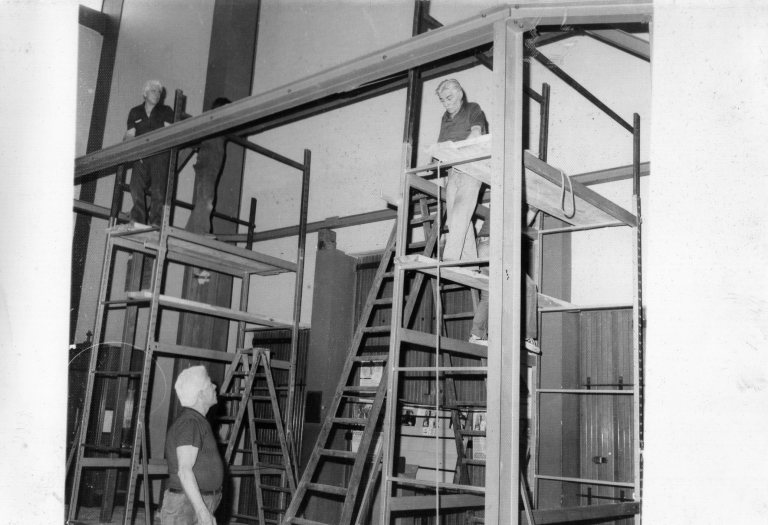 Costruzione dell'ingresso della chiesa di San Martino