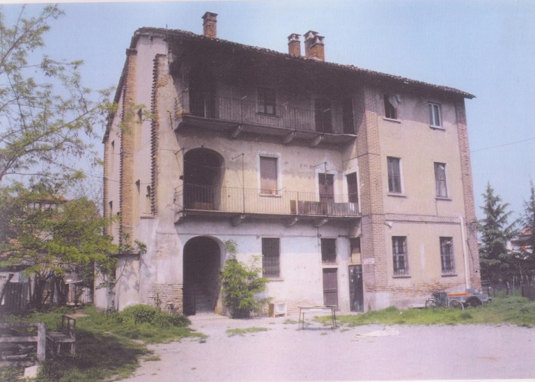 Vecchia casa in via Toti